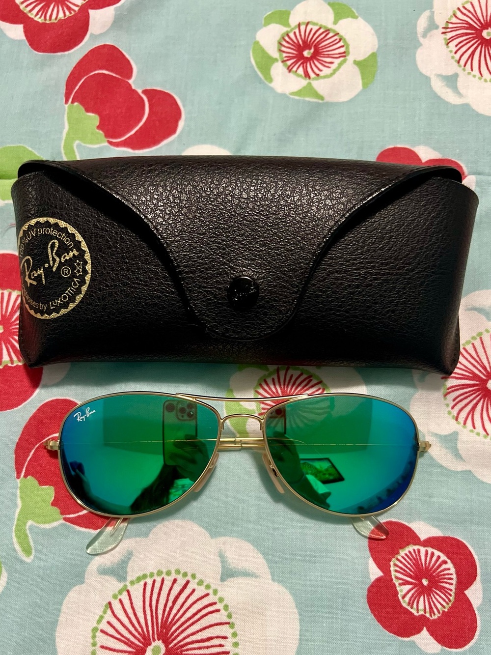 Ray-Ban Gold Frame Aviators with Blue-green Mirror Lenses 🕶️